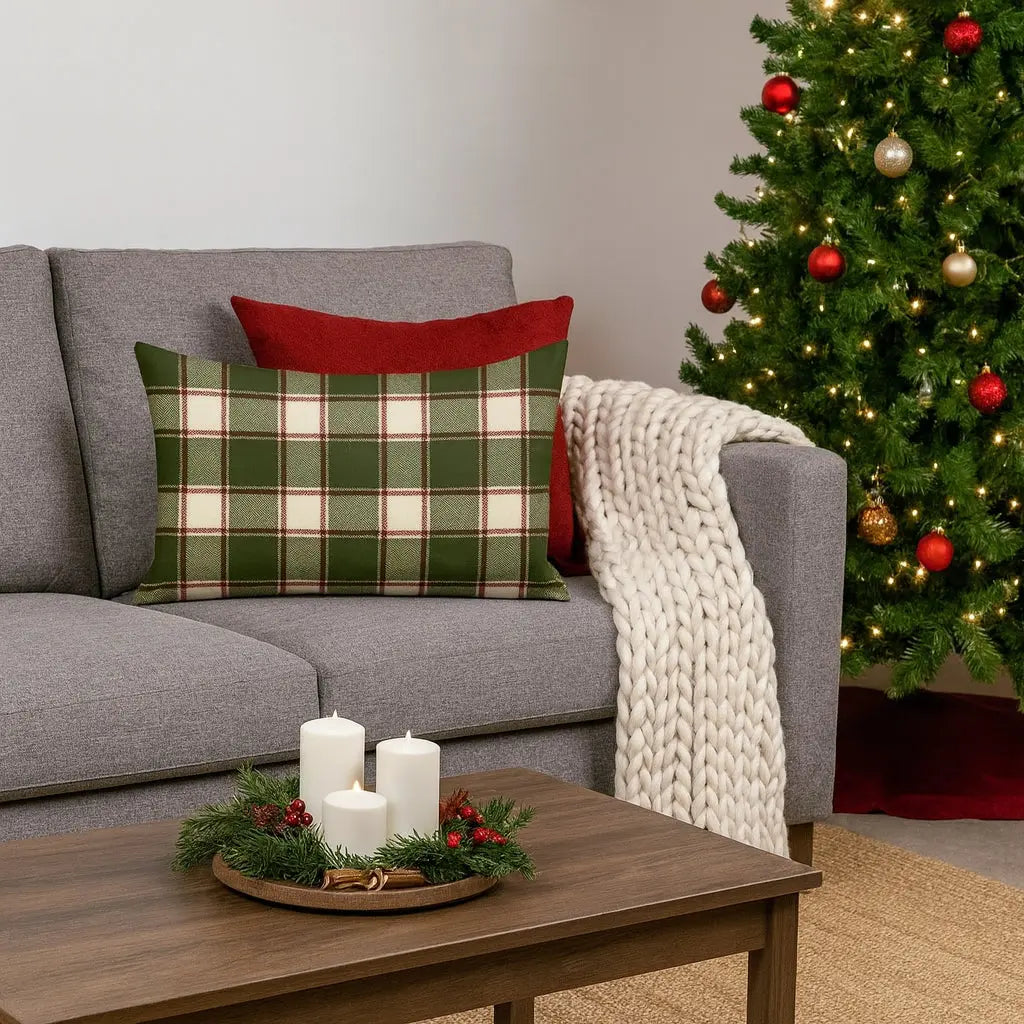 Λεπτομέρεια καρό μοτίβου στη μαξιλαροθήκη Christmas Wish - Phos & Gaia