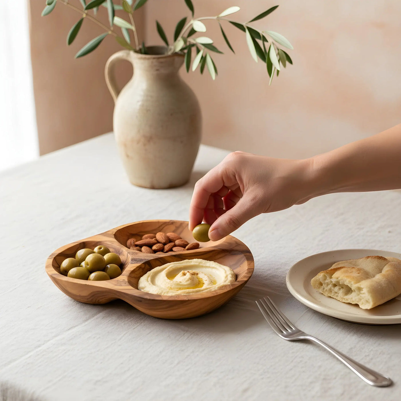 Λεπτομέρεια χωρισμάτων μπολ σερβιρίσματος ελιάς - Phos & Gaia