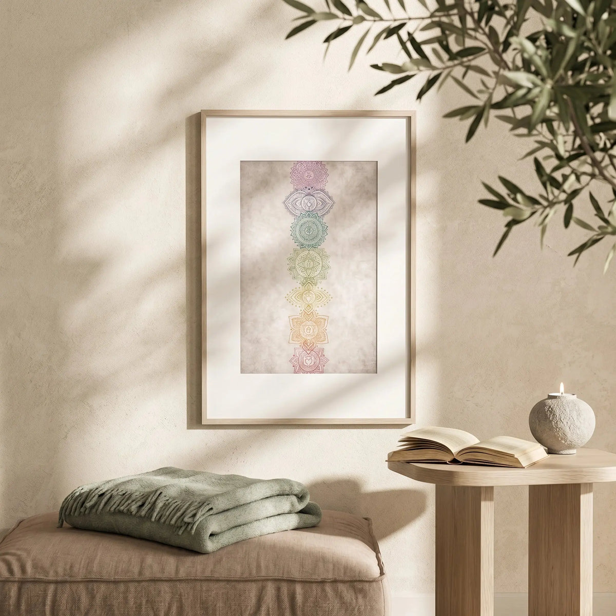 Διακοσμητικό poster Chakra σε κορνίζα σε φωτεινό χώρο με mindful διακόσμηση
